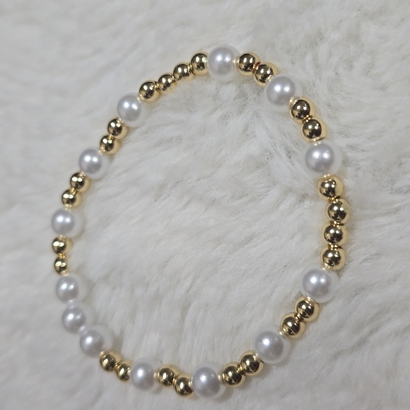 14k Gold Bracelet Stack - Picture 3 of 6